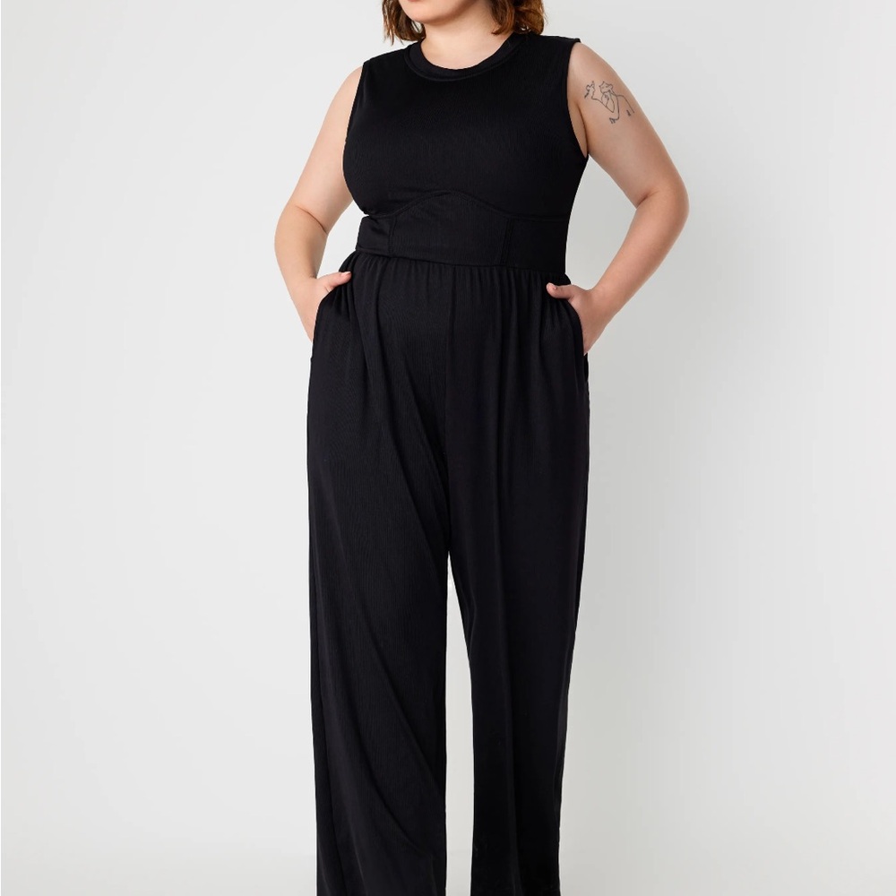 Cider Classic Black Sleeveless Jumpsuit